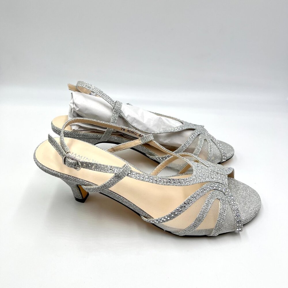 7W 7‎ WIDE WIDTH  Touch Ups Clara Silver Low Kitten Heels Dress Sandals Shoes